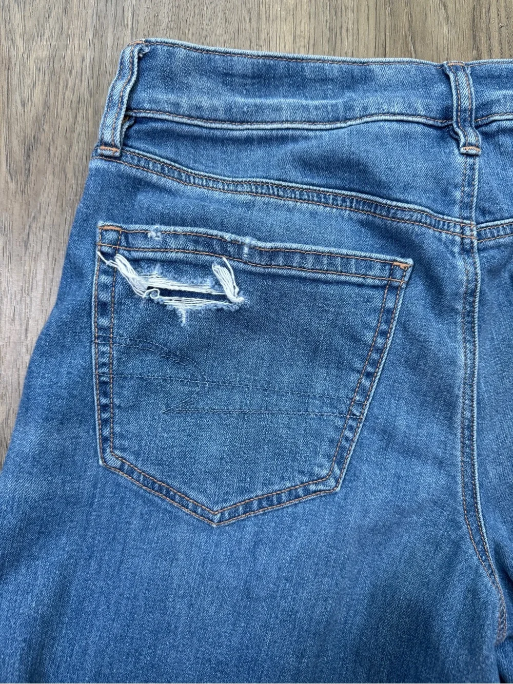 American Eagle Super High-Rise Ultra Wide Leg Distressed Jeans 6
